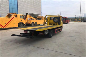 河东非事故拖车