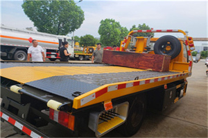 河东附近拖车电话号码服务